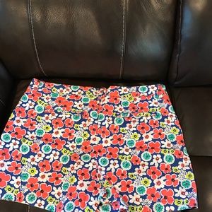 Crown & Ivy shorts, size 16. Multi color.